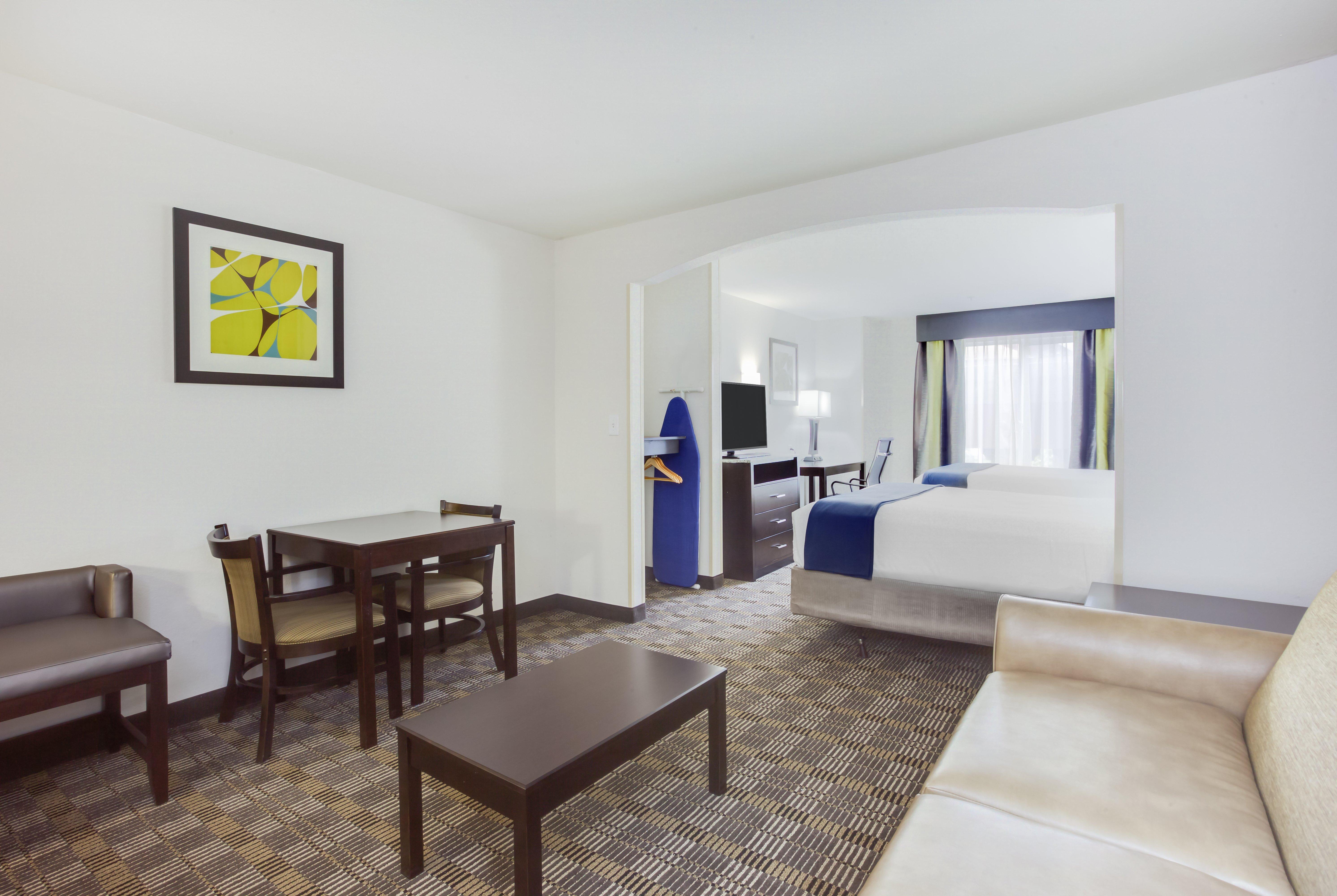 Holiday Inn Express Hotel & Suites Mebane By Ihg Εξωτερικό φωτογραφία