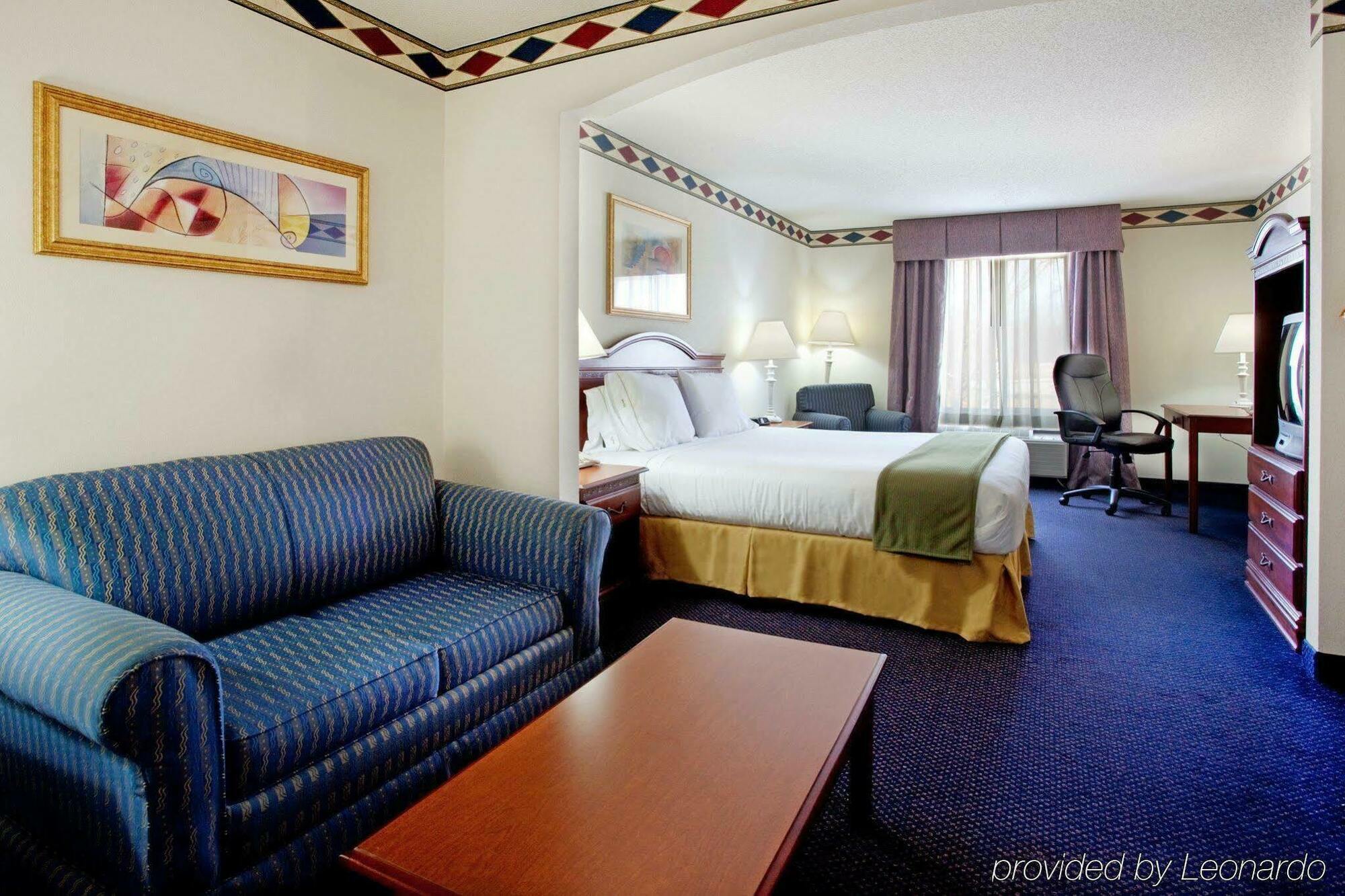 Holiday Inn Express Hotel & Suites Mebane By Ihg Εξωτερικό φωτογραφία