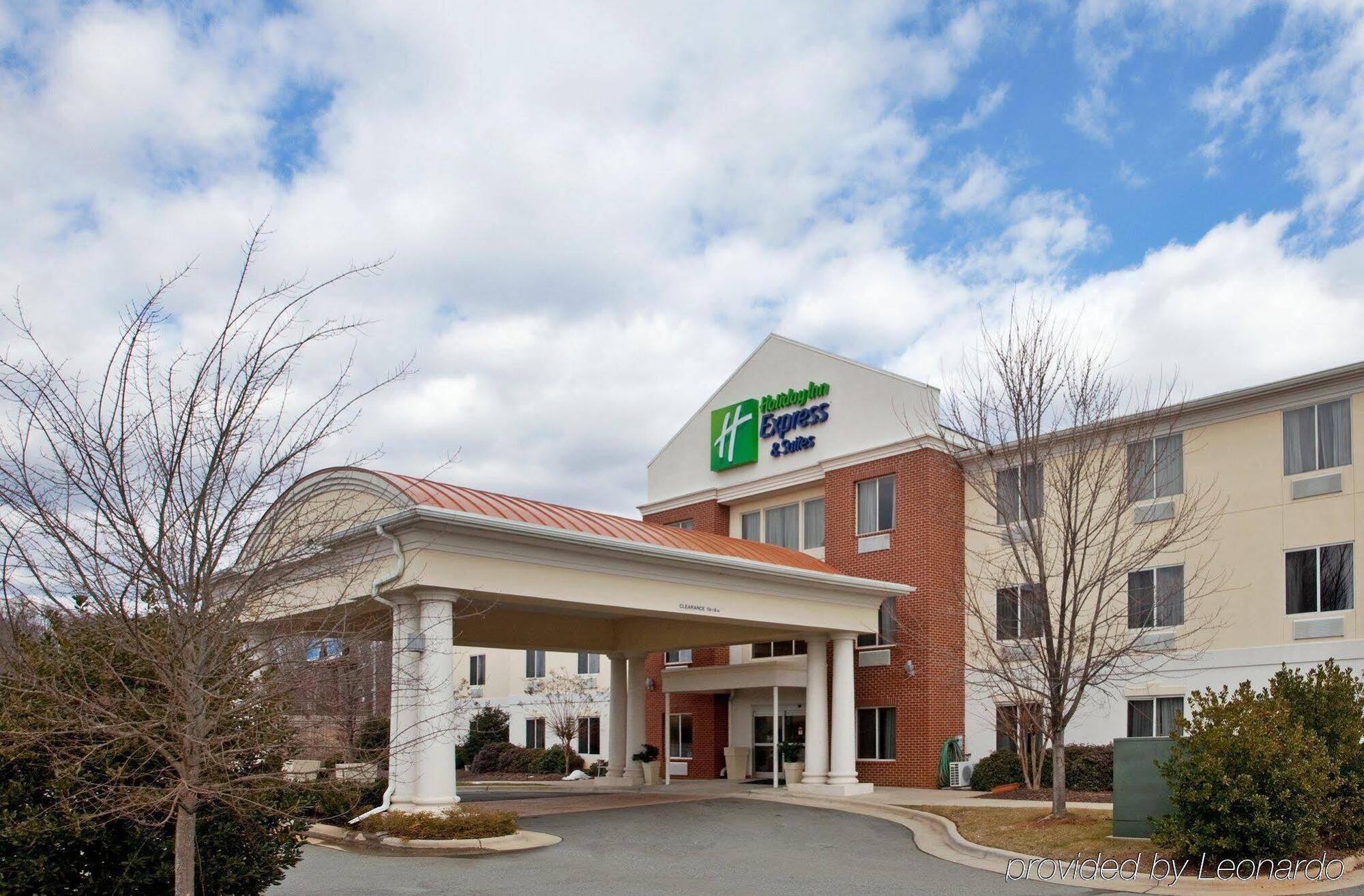Holiday Inn Express Hotel & Suites Mebane By Ihg Εξωτερικό φωτογραφία